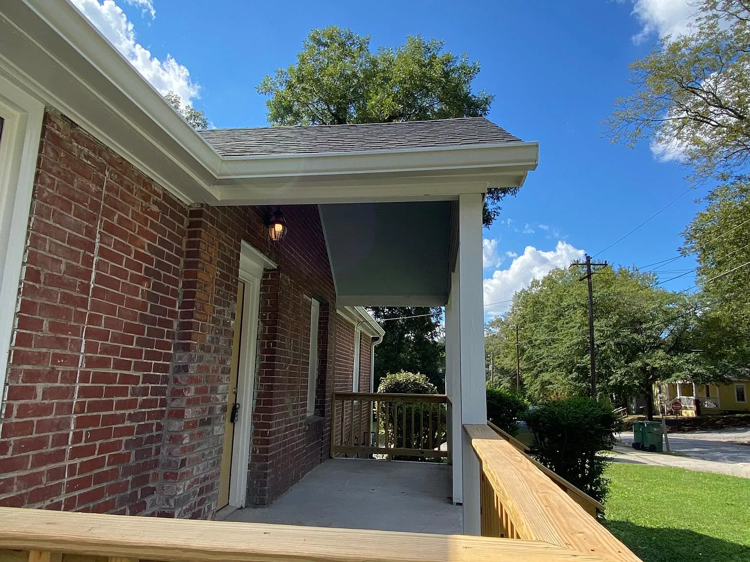 3 bed, 1250 sqft, $2,550 — Photo 2