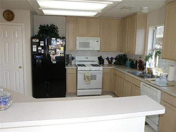 5th image of 2129 Crimson Lake Ln