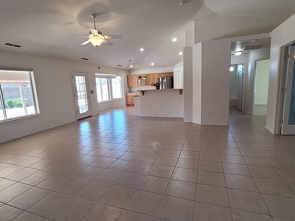 4th image of 4325 N Plainsman Way
