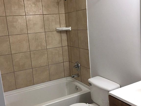 3rd image of 725 Bolton St APT C