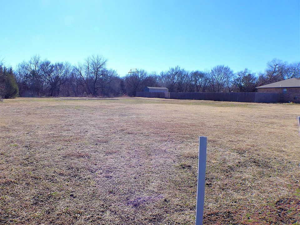 2nd image of 1856 Nichols Hill Rd