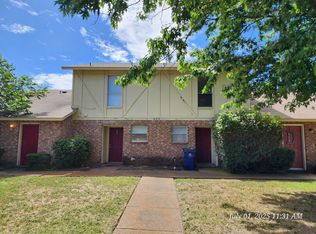 429 SW Thomas St APT C, Burleson, TX 76028