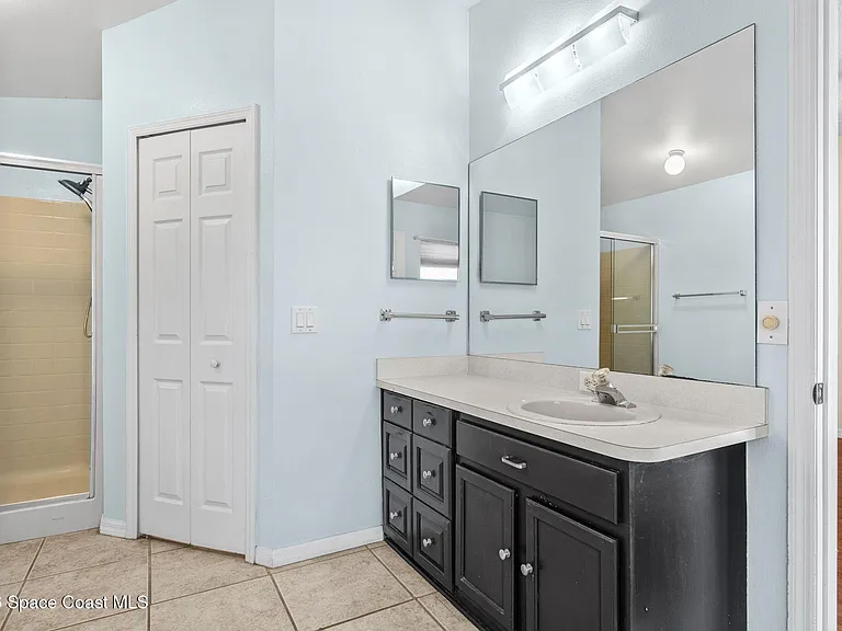 4211 Swanna Dr — Photo 35