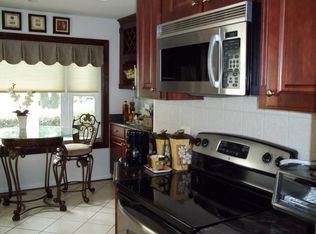 8635 Braddock Ave, Alexandria, VA 22309