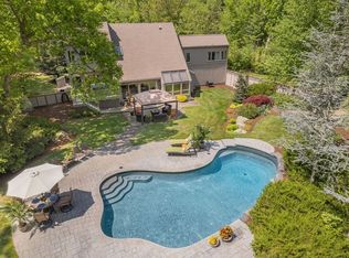 23 Crockett Rd, Upton, MA 01568