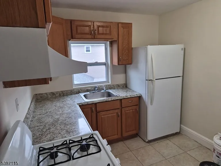 510 E 7th St #2 — Photo 7
