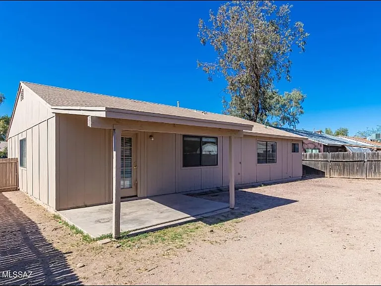 1940 W Chardonnay Dr — Photo 21