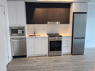 5105 Hurontario St #527, Mississauga, ON L4Z 4K5
