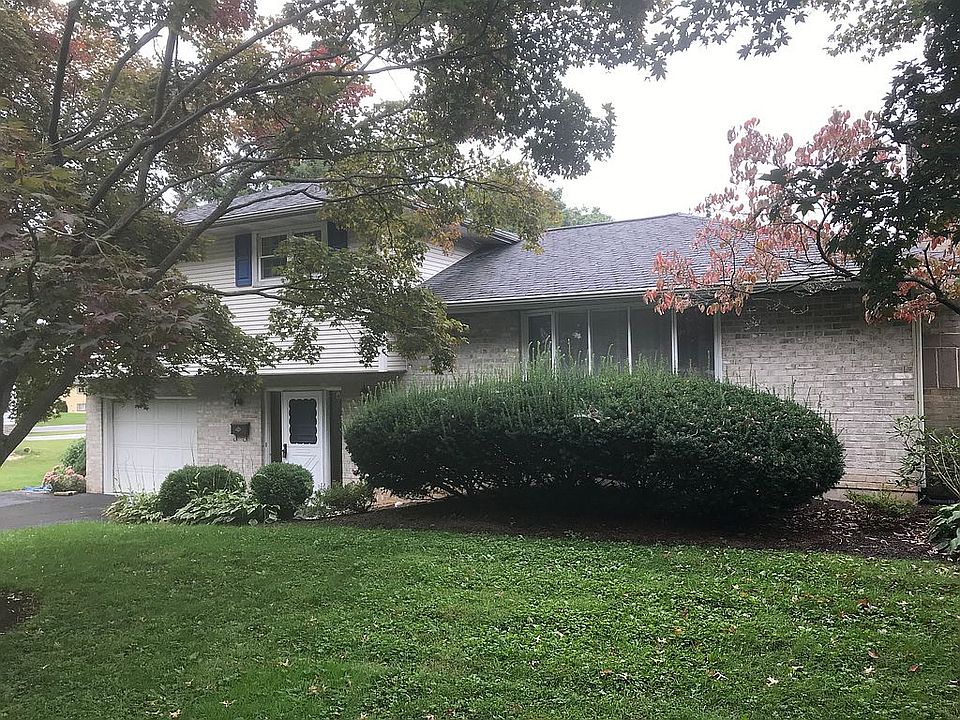 2nd image of 912 W Areba Ave