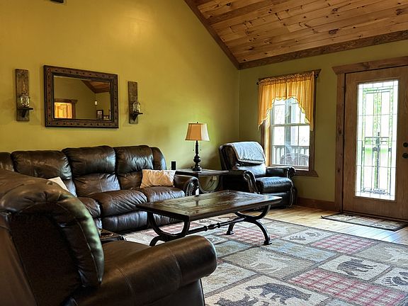 5th image of 375 Autumn Ridge Ln