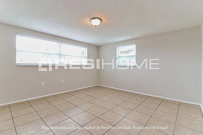 6027 11th Ave — Photo 10