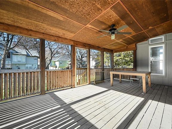 3rd image of 1016 SE Bordner Dr