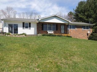 581 Stewart Hollow Ln, Mouth Of Wilson, VA 24363