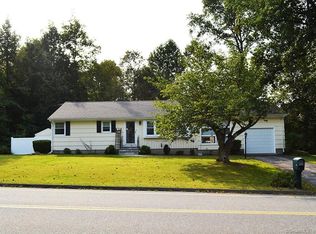 3 Tanglewood Rd, Trumbull, CT 06611