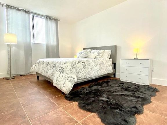 2nd image of 2345 NE 135th St APT 203
