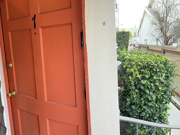 5th image of 112 W Lomita Ave APT 7