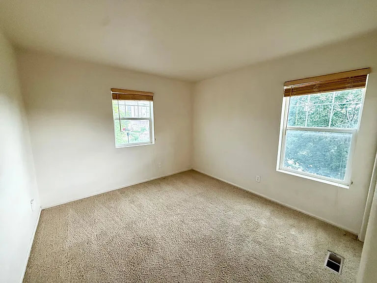 2045 Prairie Hill Dr — Photo 34
