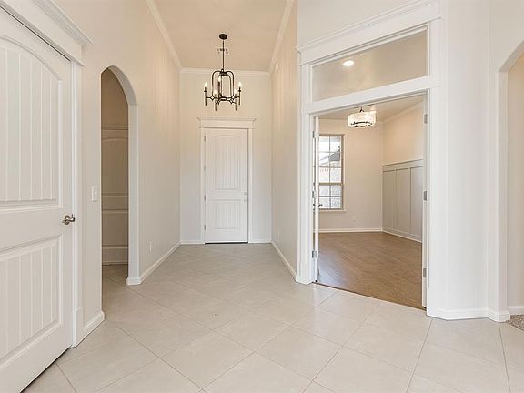 4th image of 9312 SW 32nd St