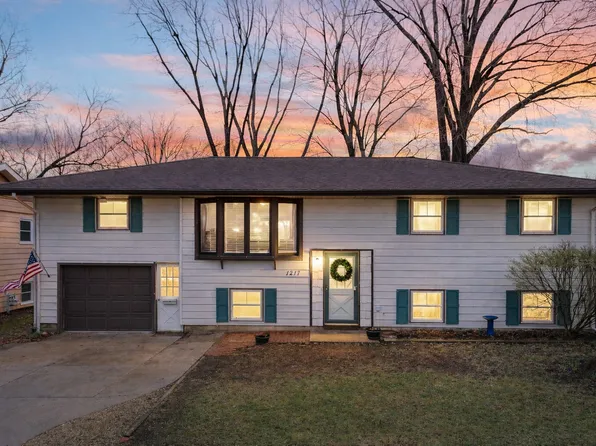 1217 Searle Dr, Normal, IL 61761