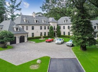 29 Fruitledge Rd, Glen Head, NY 11545