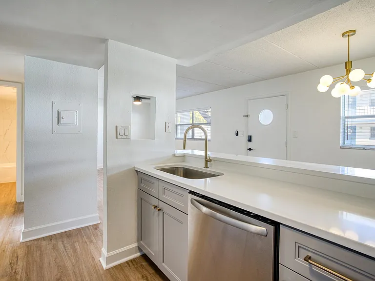 Soho Apartments — Photo 7