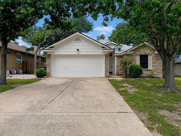1841 Greening Way — Photo 4