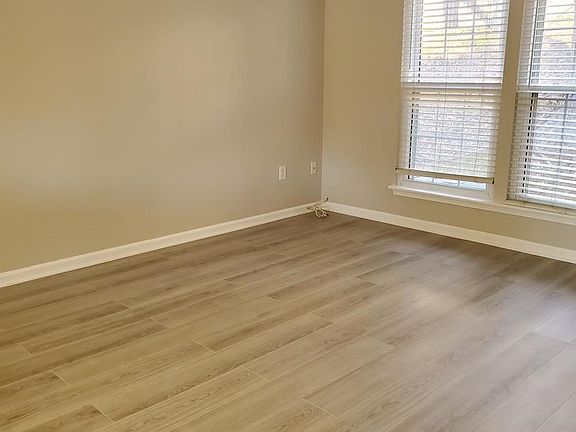 5th image of 7939 Foxcrest Ct #7939