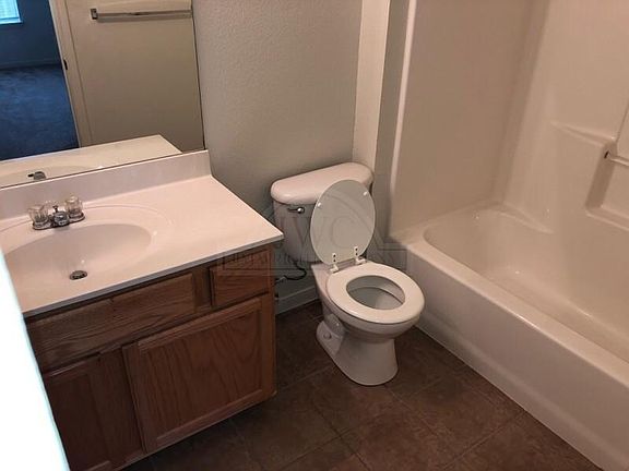 4th image of 2104 Schorn Dr APT A