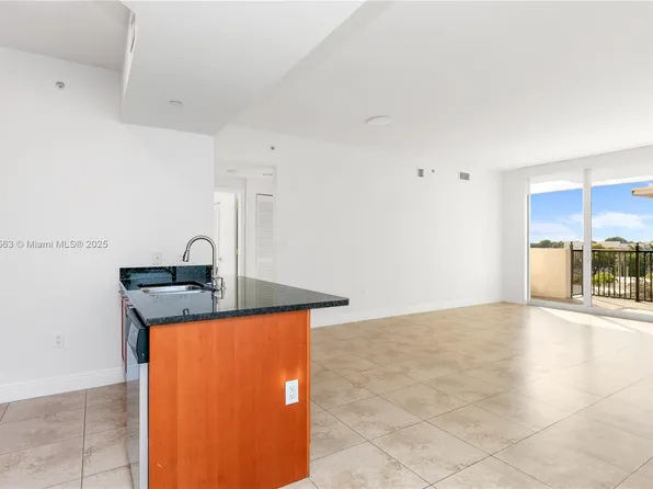 4100 Salzedo St APT 513, Coral Gables, FL 33146