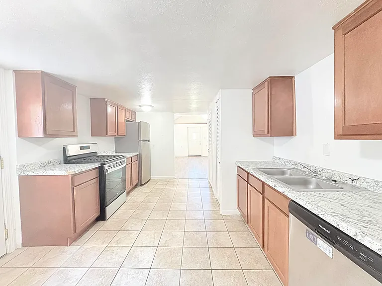 5234 Amsden Ave — Photo 6