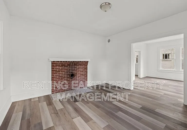 1757 48th St — Photo 5