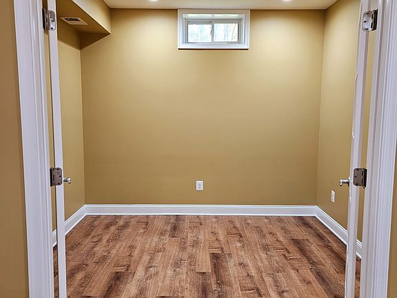 3rd image of 10801 Valley Falls Ct