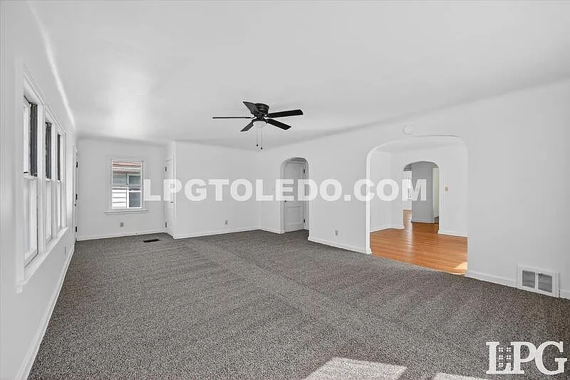 Building Photo - 4124 Vermaas Ave