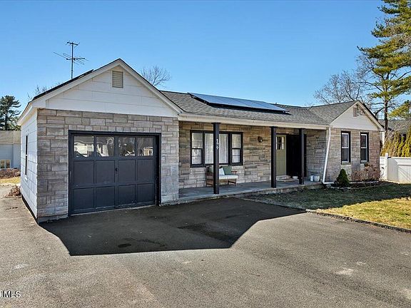 2nd image of 124 Beacon Road