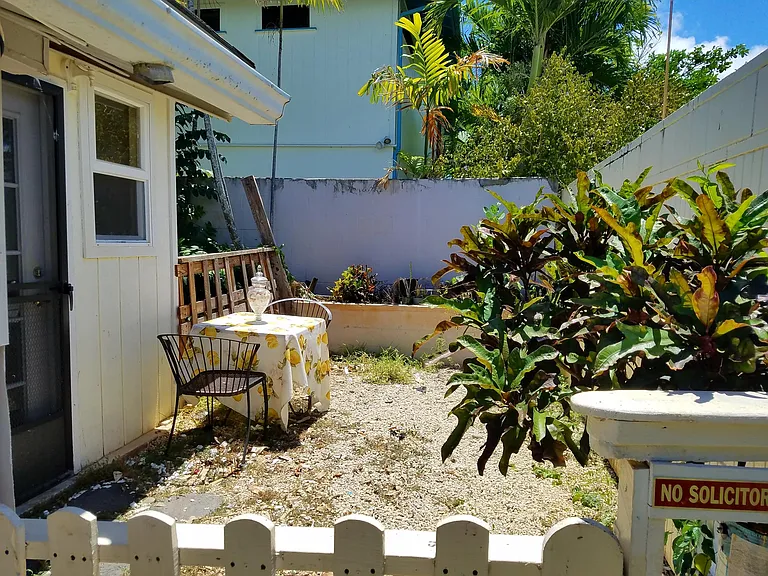 Private courtyard (need to take new photo), there is now a long table with 6 chairs and umbrella in the open space.