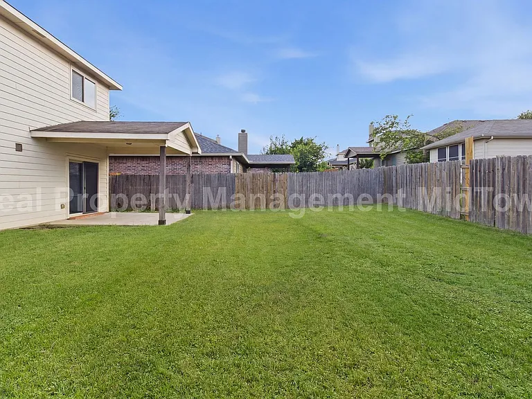 12620 Summerwood Dr — Photo 30