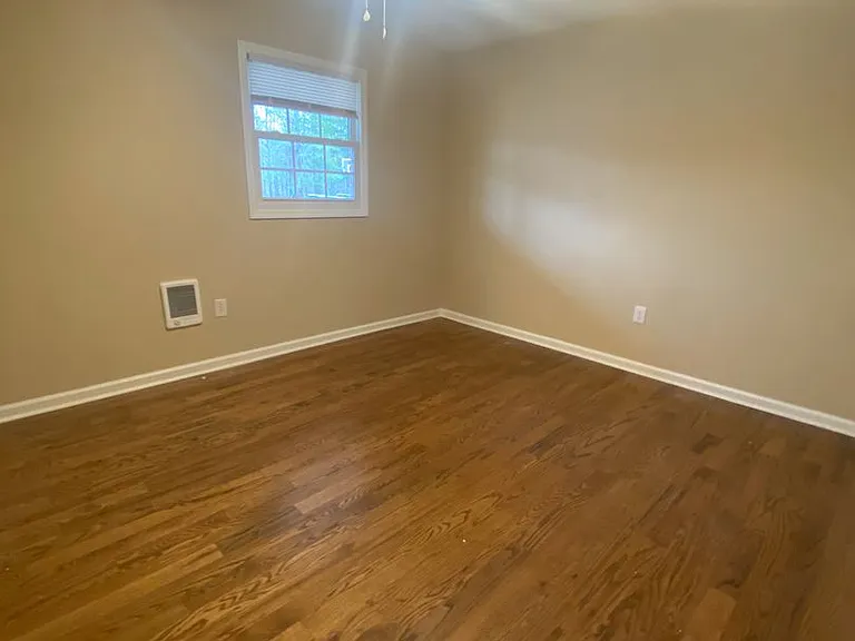 242 Cochran Rd — Photo 23