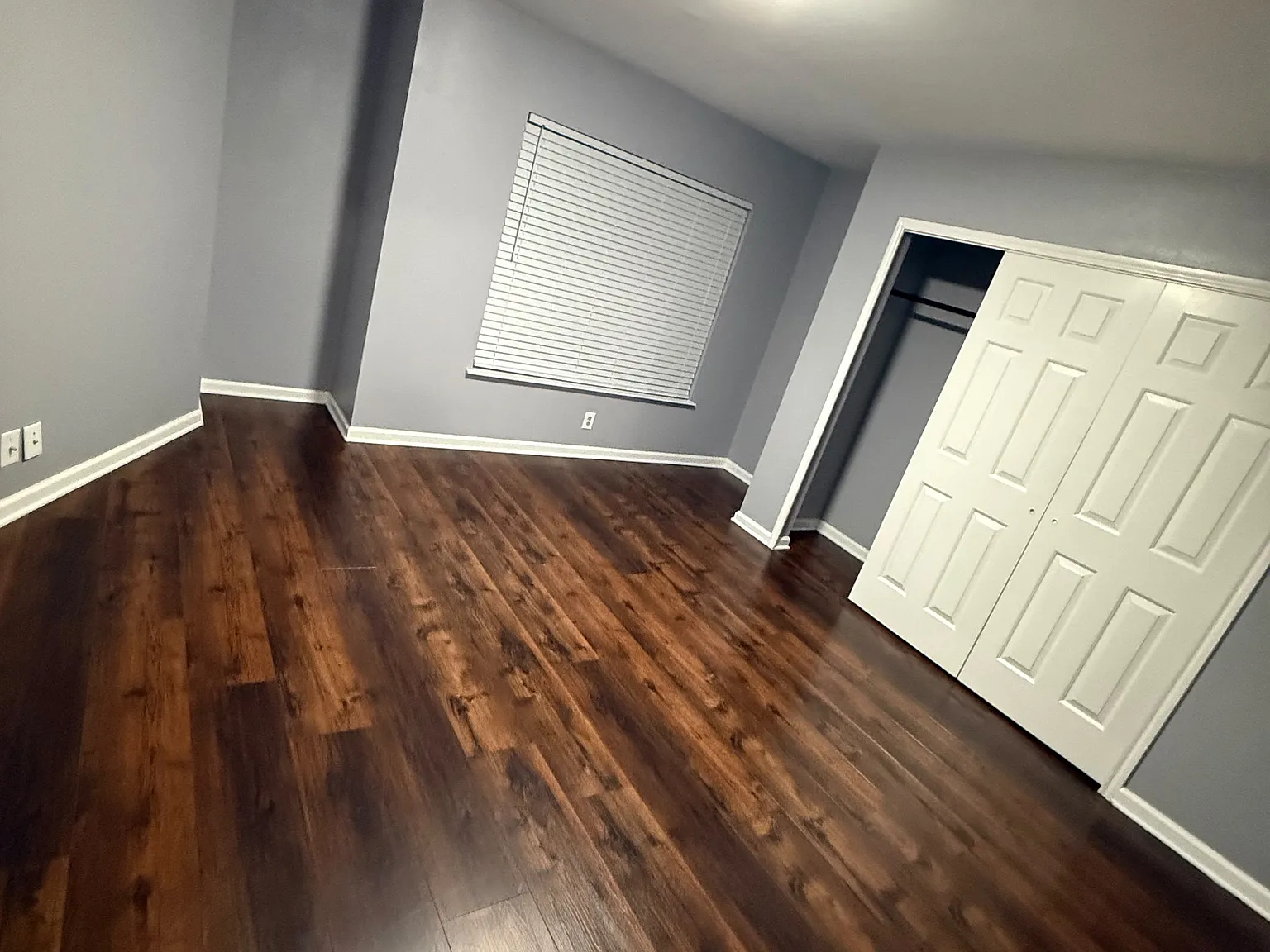 3 bed, 2105 sqft, $2,100 — Photo 2