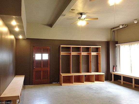 3rd image of 17305 Grovewood Ave