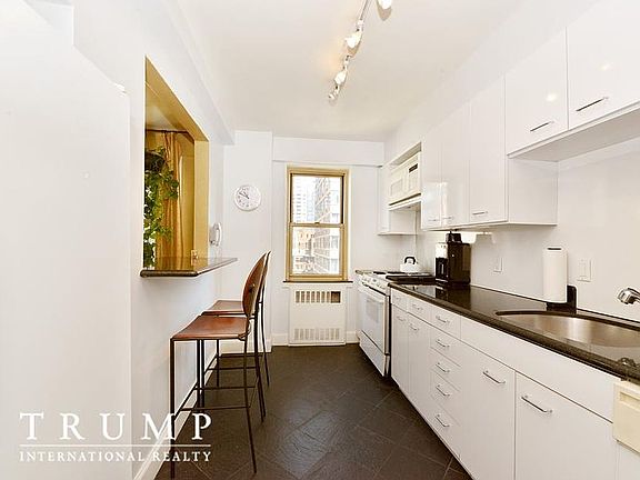 2nd image of 415 E 52nd St #16