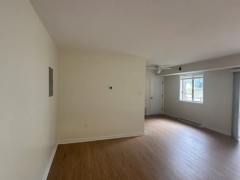 5402 85th Ave #104 — Photo 5