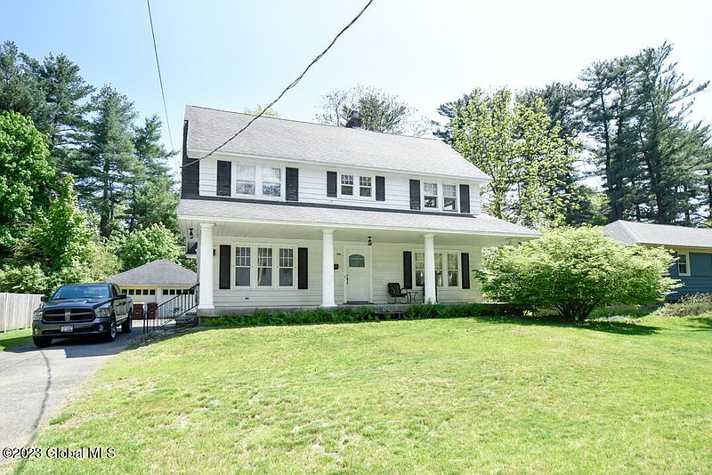 2nd image of 418 Wellington Road