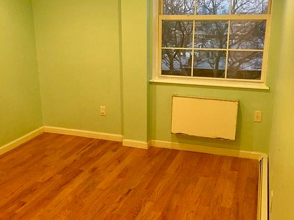 5th image of 420 42nd St APT 4E