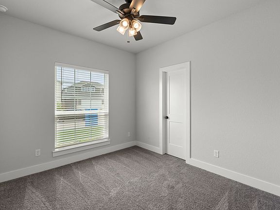 4th image of 2716 Valdez Dr