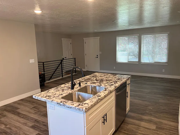 9164 S Scirlein Dr — Photo 8