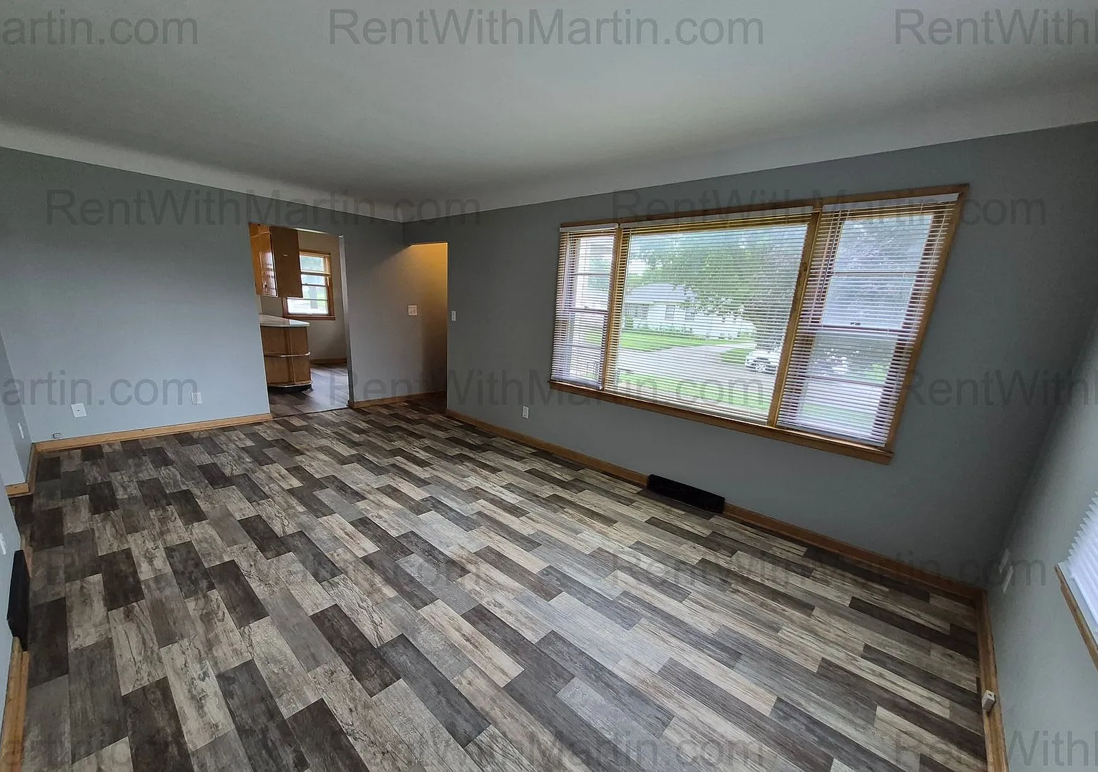 For Rent- 413 Hope — Photo 3