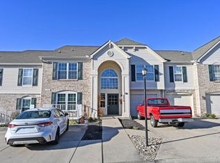 250 Postoak Ln APT I, Milford, OH 45150