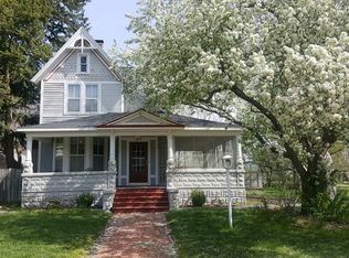 809 W 22nd St, Kearney, NE 68845