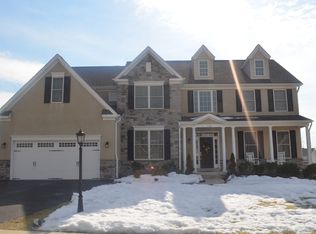 910 Heatherwood Dr, East Norriton, PA 19403