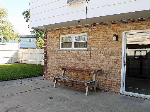 4th image of 9515 N Terrace Pl